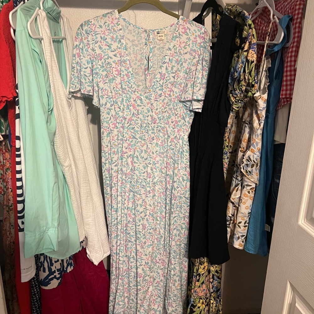 Billabong Maxi Dress - Medium - Never worn